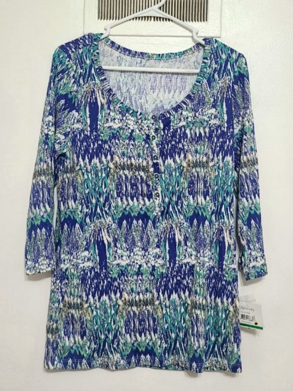 Abstract 3/4 Sleeve Shirt